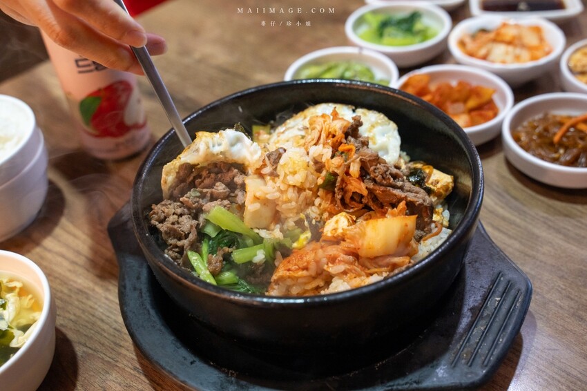 新北市板橋區板橋美食｜釜山順板橋店～板橋府中捷運站優秀韓式料理，大推海鮮豆腐煲跟石鍋拌飯，後站商圈人氣最高韓式料