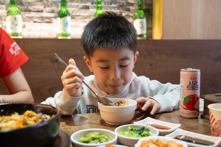 新北市板橋區板橋美食｜釜山順板橋店～板橋府中捷運站優秀韓式料理，大推海鮮豆腐煲跟石鍋拌飯，後站商圈人氣最高韓式料