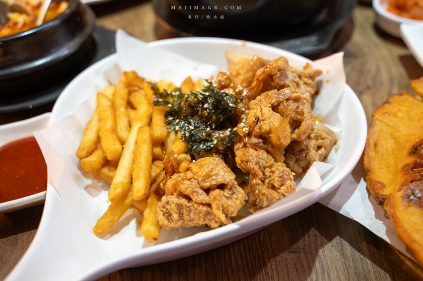 新北市板橋區板橋美食｜釜山順板橋店～板橋府中捷運站優秀韓式料理，大推海鮮豆腐煲跟石鍋拌飯，後站商圈人氣最高韓式料