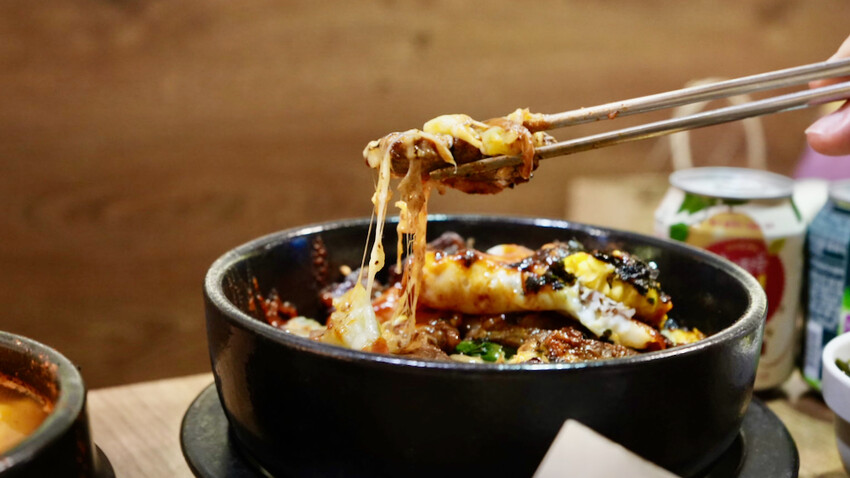 [板橋美食] 釜山順豆腐板橋店｜耶誕城必吃！板橋韓式料理推薦！辣炒年糕／韓式炸雞超讚！