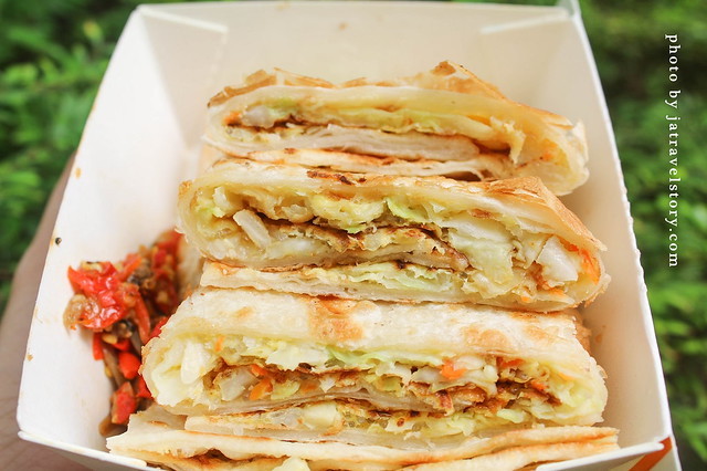 蛋要酷手工蛋餅專賣店 酥脆高麗菜蛋餅搭配小魚乾辣椒好涮嘴!【台北車站美食】台北車站平價小吃 @J&A的旅行