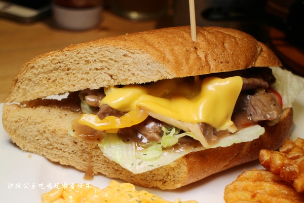 Stan & Cat 史丹貓美式餐廳：東區漢堡/美式餐廳『Stan & Cat 史丹貓美式餐廳』捷運忠孝復興站/排餐/三明治/早午餐