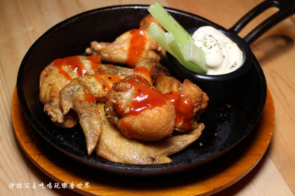 Stan & Cat 史丹貓美式餐廳：東區漢堡/美式餐廳『Stan & Cat 史丹貓美式餐廳』捷運忠孝復興站/排餐/三明治/早午餐