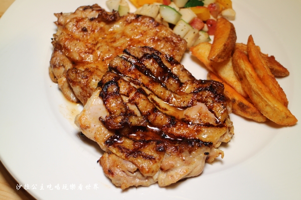 Stan & Cat 史丹貓美式餐廳：東區漢堡/美式餐廳『Stan & Cat 史丹貓美式餐廳』捷運忠孝復興站/排餐/三明治/早午餐