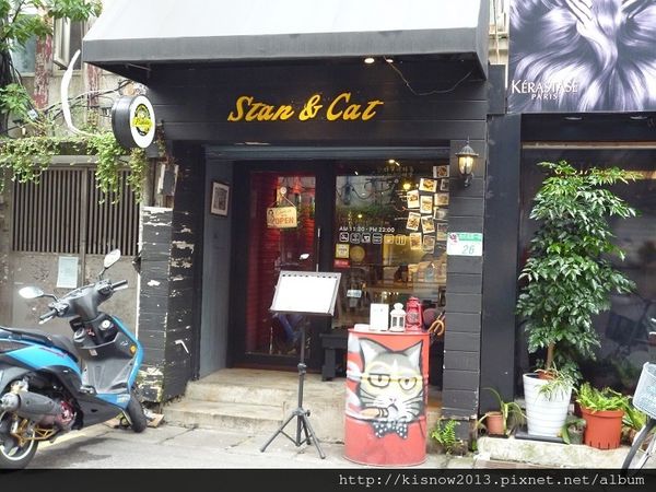 史丹貓1-門外店面.JPG