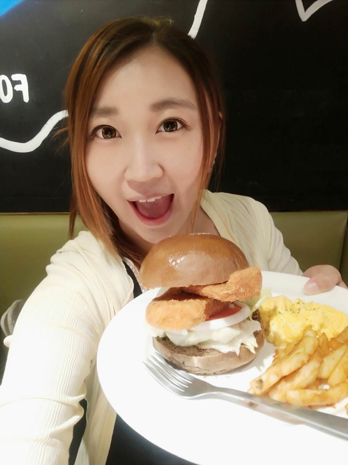 台北大安美食》Stan & Cat 史丹貓美式餐廳 重量級漢堡疊疊樂 大口咬定超滿足 - 滿分的旅遊札記