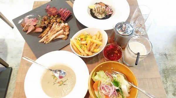 Cucina Felice 費利榭:Cucina Felice 費利榭-象山站附近高cp美食 餐點精緻高貴不貴 環境溫馨非常適合聚餐約會 目前2/4人套餐都不收服務費喔!