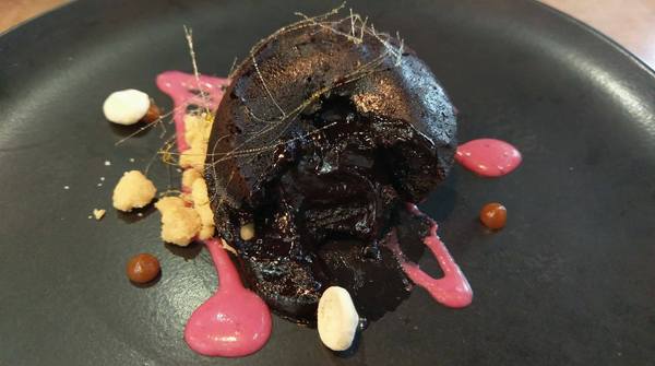 Cucina Felice 費利榭:Cucina Felice 費利榭-象山站附近高cp美食 餐點精緻高貴不貴 環境溫馨非常適合聚餐約會 目前2/4人套餐都不收服務費喔!