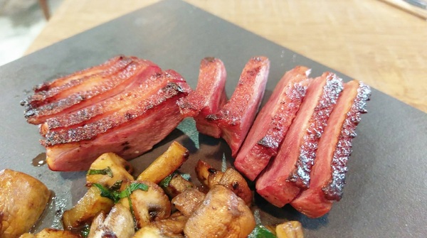 Cucina Felice 費利榭:Cucina Felice 費利榭-象山站附近高cp美食 餐點精緻高貴不貴 環境溫馨非常適合聚餐約會 目前2/4人套餐都不收服務費喔!