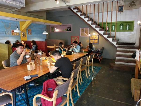 HATEna Brunch花朵木：HATEna Brunch花朵木-花蓮超夯早午餐  飲料免費暢飲 不提供預約  先搶先贏喔