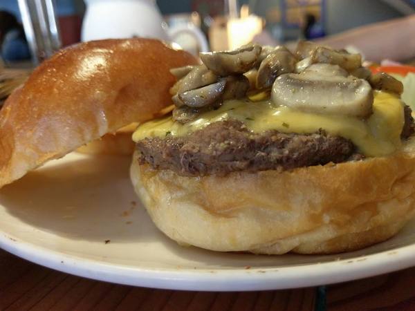 HATEna Brunch花朵木：HATEna Brunch花朵木-花蓮超夯早午餐  飲料免費暢飲 不提供預約  先搶先贏喔