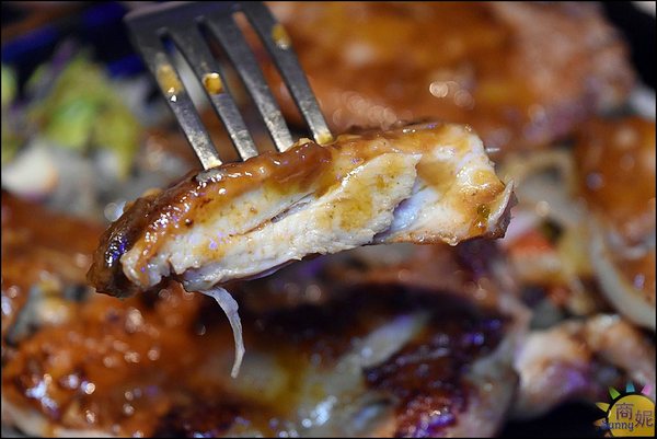 鉄板伍味(一中店):一中夜市超人氣大份量平價牛排。餐廳享受不到200元超值套餐大胃王最愛@商妮吃喝遊樂