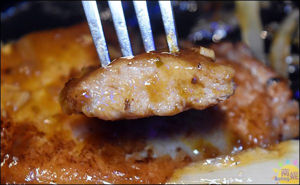 鉄板伍味(一中店):一中夜市超人氣大份量平價牛排。餐廳享受不到200元超值套餐大胃王最愛@商妮吃喝遊樂