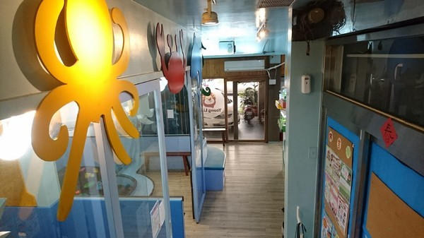 Young Lion 親子餐廳：高雄~Young Lion 親子餐廳~海底世界溜滑梯、決明子砂坑區、辦辦家酒~小朋友玩到欲罷不能~