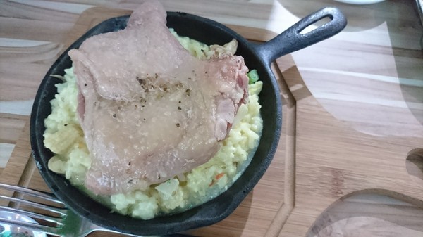 Young Lion 親子餐廳：高雄~Young Lion 親子餐廳~海底世界溜滑梯、決明子砂坑區、辦辦家酒~小朋友玩到欲罷不能~