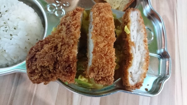 Young Lion 親子餐廳：高雄~Young Lion 親子餐廳~海底世界溜滑梯、決明子砂坑區、辦辦家酒~小朋友玩到欲罷不能~