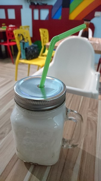 Young Lion 親子餐廳：高雄~Young Lion 親子餐廳~海底世界溜滑梯、決明子砂坑區、辦辦家酒~小朋友玩到欲罷不能~