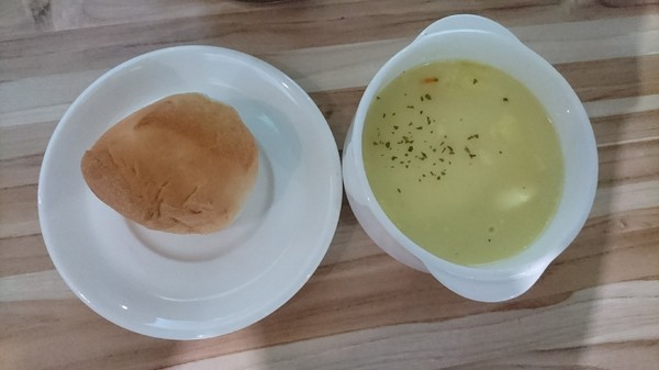 Young Lion 親子餐廳：高雄~Young Lion 親子餐廳~海底世界溜滑梯、決明子砂坑區、辦辦家酒~小朋友玩到欲罷不能~