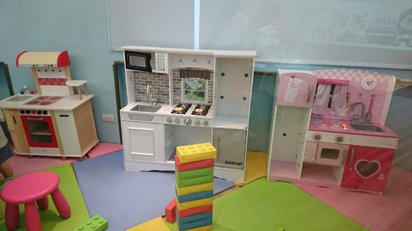 Young Lion 親子餐廳：高雄~Young Lion 親子餐廳~海底世界溜滑梯、決明子砂坑區、辦辦家酒~小朋友玩到欲罷不能~