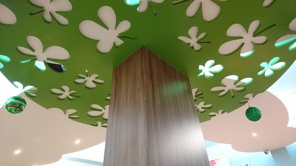 Young Lion 親子餐廳：高雄~Young Lion 親子餐廳~海底世界溜滑梯、決明子砂坑區、辦辦家酒~小朋友玩到欲罷不能~