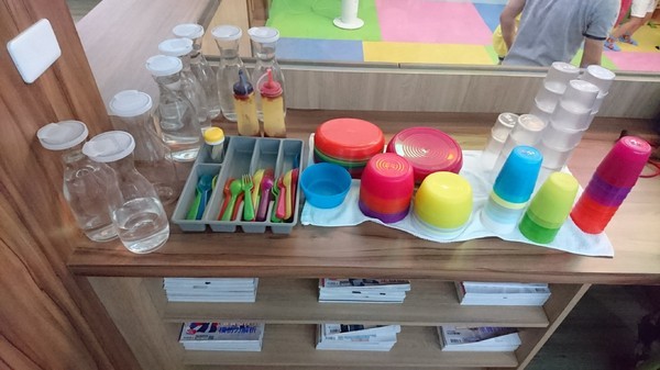 Young Lion 親子餐廳：高雄~Young Lion 親子餐廳~海底世界溜滑梯、決明子砂坑區、辦辦家酒~小朋友玩到欲罷不能~