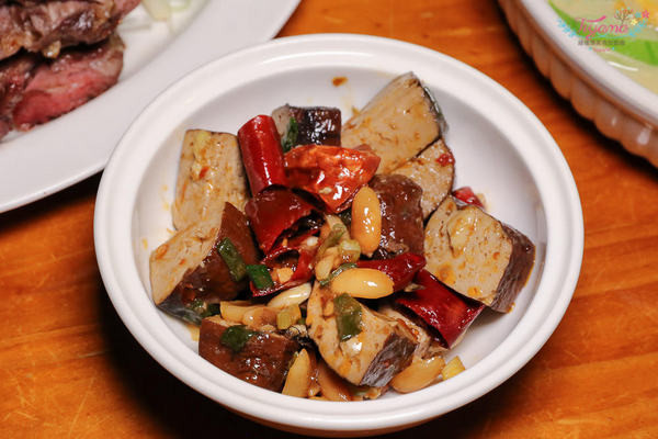 德斯啤鮮釀啤酒餐廳：台南餐酒館|德斯啤鮮釀啤酒餐廳。料理精讚不喝酒跟來也超滿足！