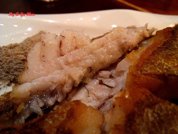 德斯啤鮮釀啤酒餐廳：【臺南Ω中西區】德斯啤鮮釀啤酒餐廳。在德式風格的餐廳裡品嘗德式料理、暢飲德國啤酒