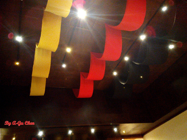 德斯啤鮮釀啤酒餐廳：【臺南Ω中西區】德斯啤鮮釀啤酒餐廳。在德式風格的餐廳裡品嘗德式料理、暢飲德國啤酒