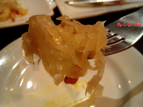 德斯啤鮮釀啤酒餐廳：【臺南Ω中西區】德斯啤鮮釀啤酒餐廳。在德式風格的餐廳裡品嘗德式料理、暢飲德國啤酒