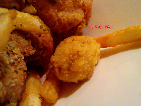 德斯啤鮮釀啤酒餐廳：【臺南Ω中西區】德斯啤鮮釀啤酒餐廳。在德式風格的餐廳裡品嘗德式料理、暢飲德國啤酒