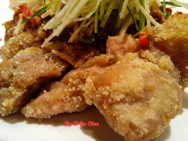 德斯啤鮮釀啤酒餐廳：【臺南Ω中西區】德斯啤鮮釀啤酒餐廳。在德式風格的餐廳裡品嘗德式料理、暢飲德國啤酒