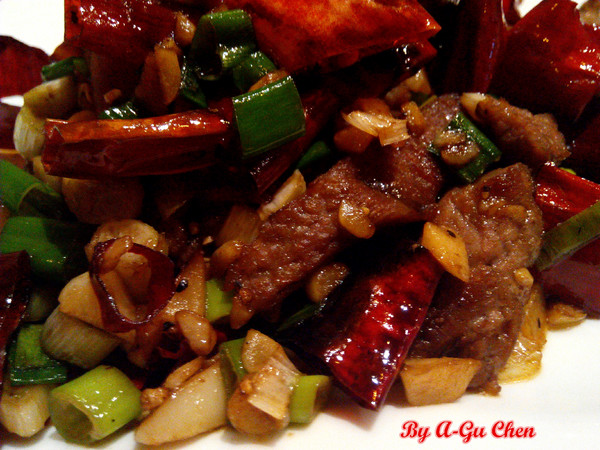 德斯啤鮮釀啤酒餐廳：【臺南Ω中西區】德斯啤鮮釀啤酒餐廳。在德式風格的餐廳裡品嘗德式料理、暢飲德國啤酒