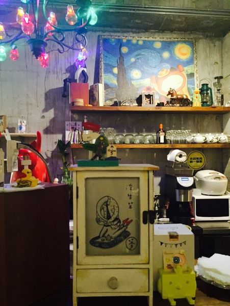 捷運中正紀念堂站 ✿ 眼球咖啡 ✿ 一個隨性又任性的療癒世界