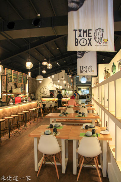 IMG_0208.jpg IMG_0208.jpg