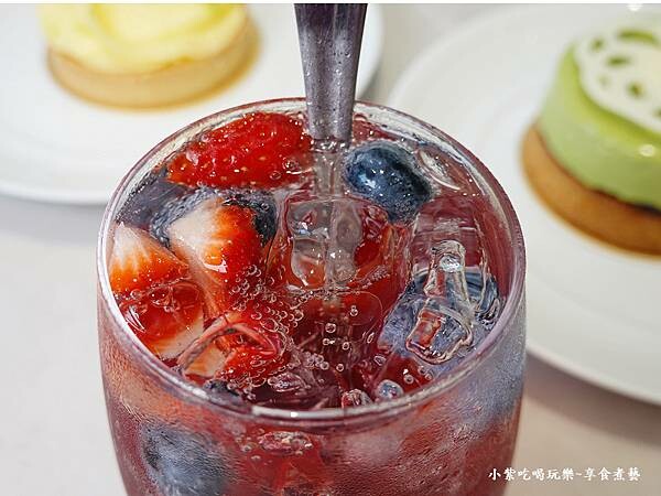 莓果泡泡氣泡果露-小初心法式甜點 (1).jpg