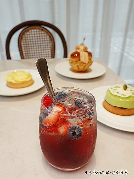 莓果泡泡氣泡果露-小初心法式甜點 (2).jpg