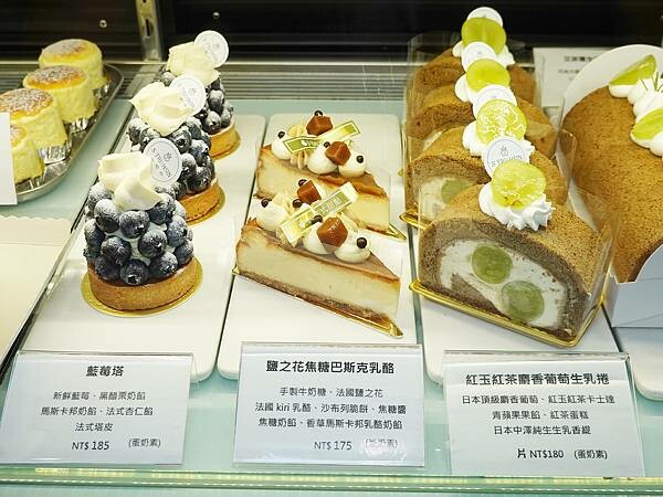 手作甜點櫃-小初心法式甜點 (1).JPG