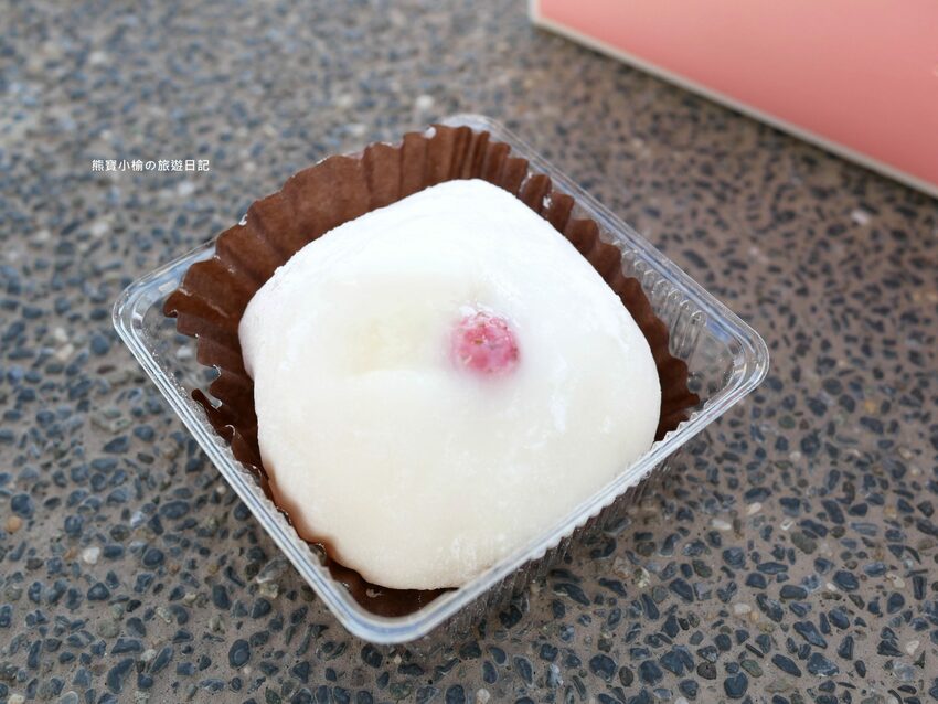 【桃園美食】小初心法式甜點，草莓季限定甜點推薦！必吃草莓小巴、可可草莓小巴、草莓大福，宅配美食送到府免出門。 @熊寶小榆の旅遊日記