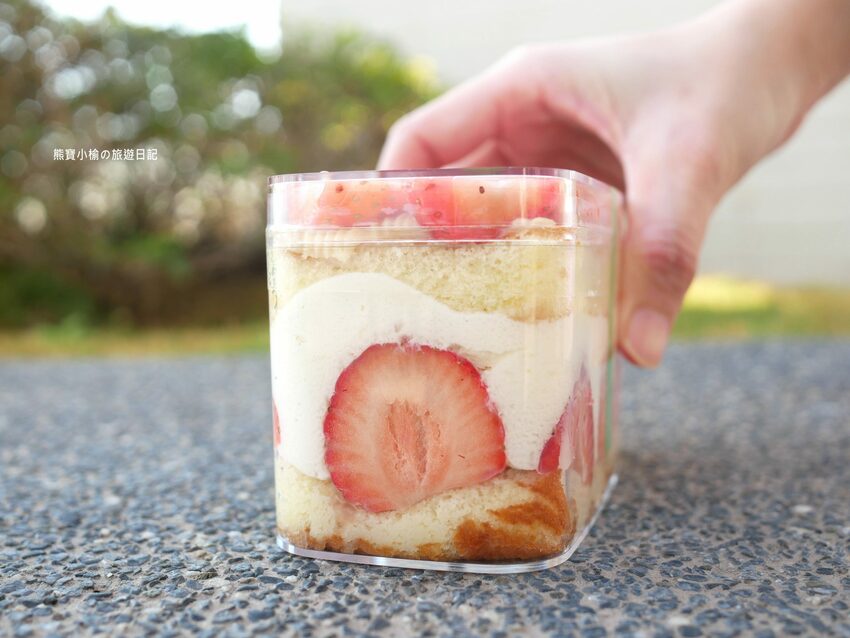 【桃園美食】小初心法式甜點，草莓季限定甜點推薦！必吃草莓小巴、可可草莓小巴、草莓大福，宅配美食送到府免出門。 @熊寶小榆の旅遊日記