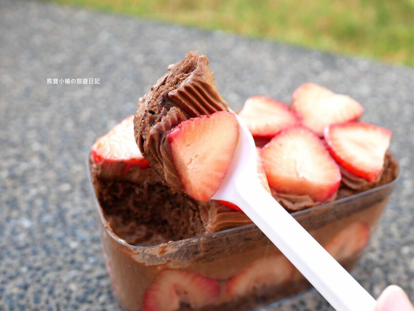 【桃園美食】小初心法式甜點，草莓季限定甜點推薦！必吃草莓小巴、可可草莓小巴、草莓大福，宅配美食送到府免出門。 @熊寶小榆の旅遊日記