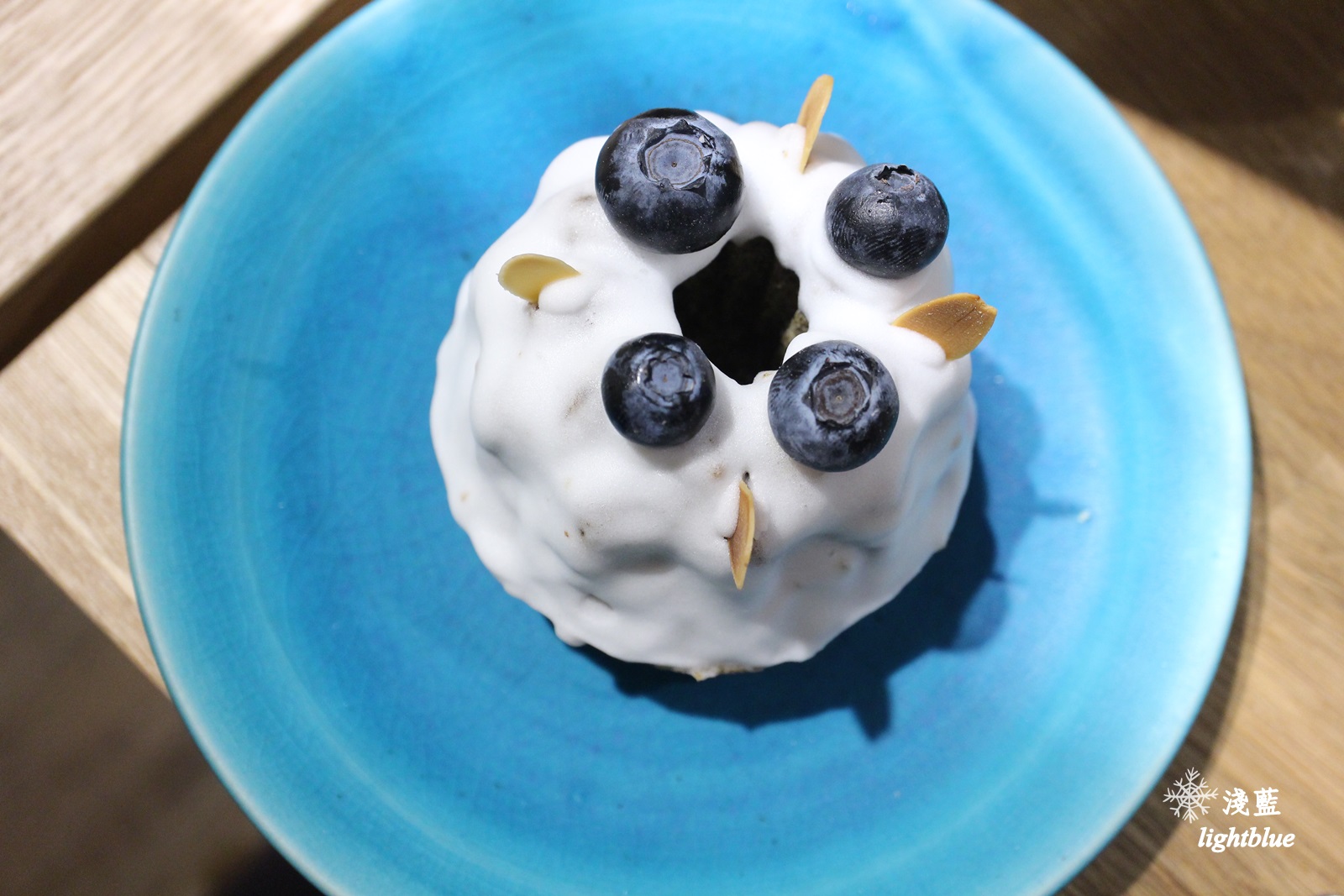 [ 行天宮站美食 ] 淺藍 × LOOK LUKE～可愛又美味的小山與花圈磅蛋糕