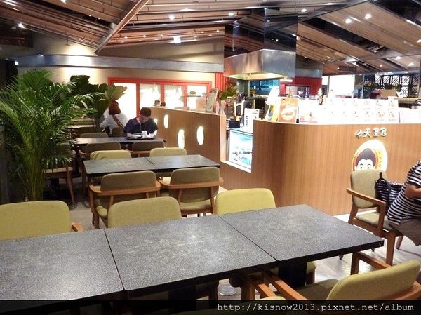 小夫堡包2-室內座位.JPG