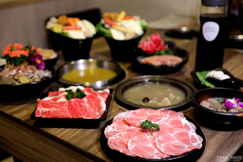 台中市大里區冬令進補 來一鍋全台獨家藥膳豬腳鍋 香氣撲鼻 滿滿膠原蛋白一吃就愛上|八吋鍋(台中大里)