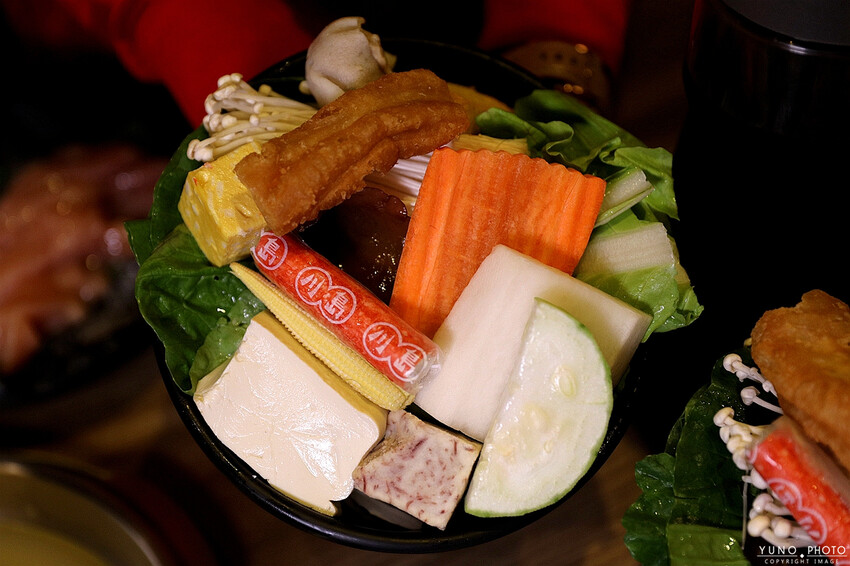 台中市大里區冬令進補 來一鍋全台獨家藥膳豬腳鍋 香氣撲鼻 滿滿膠原蛋白一吃就愛上|八吋鍋(台中大里)