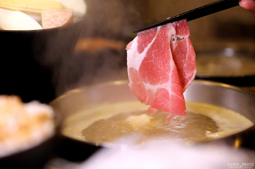 台中市大里區冬令進補 來一鍋全台獨家藥膳豬腳鍋 香氣撲鼻 滿滿膠原蛋白一吃就愛上|八吋鍋(台中大里)