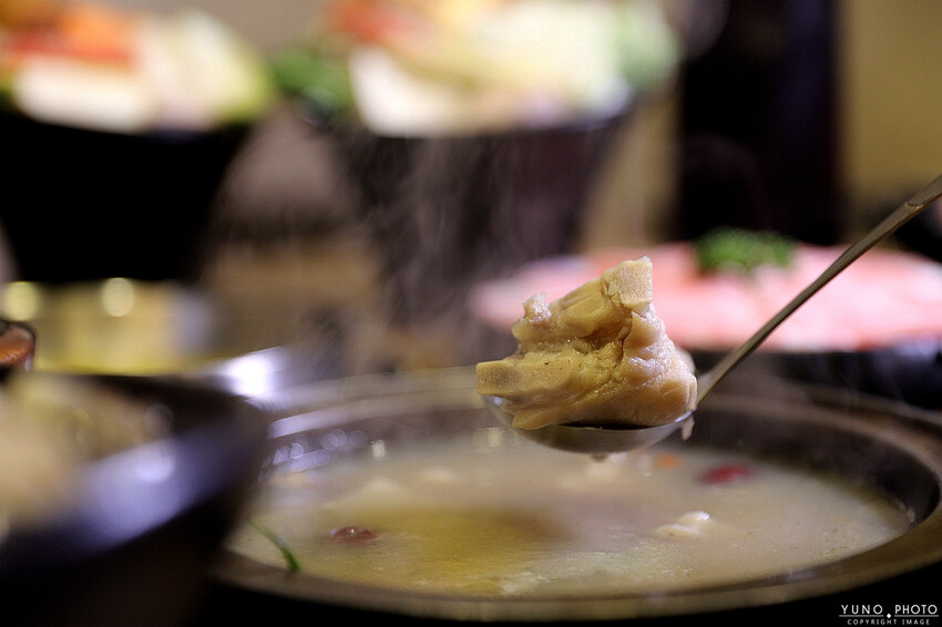 台中市大里區冬令進補 來一鍋全台獨家藥膳豬腳鍋 香氣撲鼻 滿滿膠原蛋白一吃就愛上|八吋鍋(台中大里)