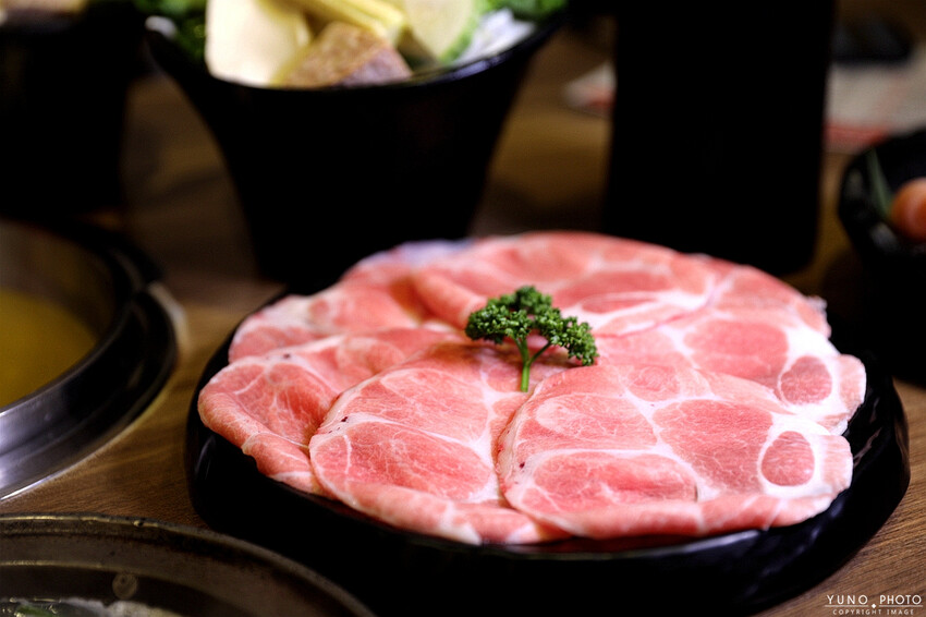 台中市大里區冬令進補 來一鍋全台獨家藥膳豬腳鍋 香氣撲鼻 滿滿膠原蛋白一吃就愛上|八吋鍋(台中大里)