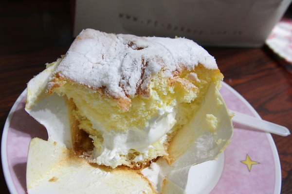 均鎂糕餅公司：【新竹。均鎂】撒上糖粉的戚風蛋糕