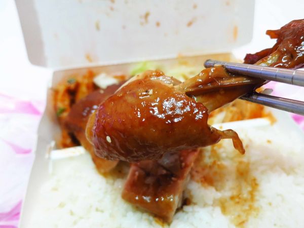 【新莊美食】川峰便當店-超便宜50元便當店 【新莊美食】川峰便當店-超便宜50元便當店