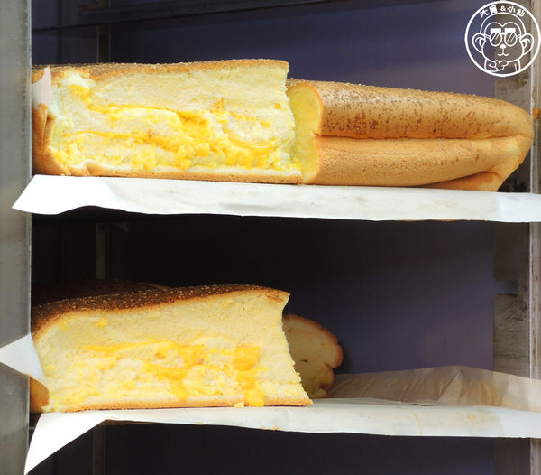 源味本舖-古早味現烤蛋糕(淡水)：呷飽祙【新北淡水･源味本舖古早味現烤蛋糕(旗艦店)】食尚玩家推薦